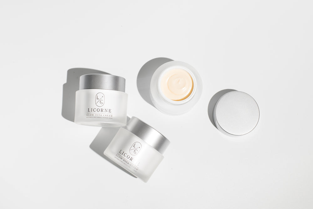 L'ICORNE skincare products on a light gray background